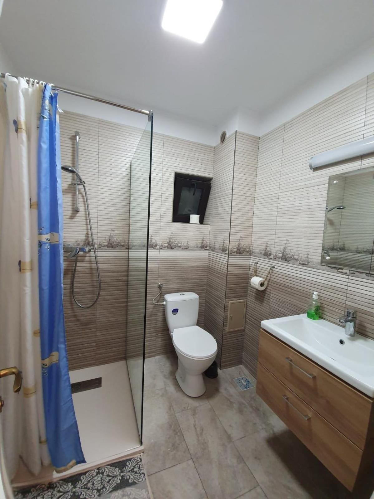 Pensiunea Iasmina Si Pescarul Calimanesti Exterior photo