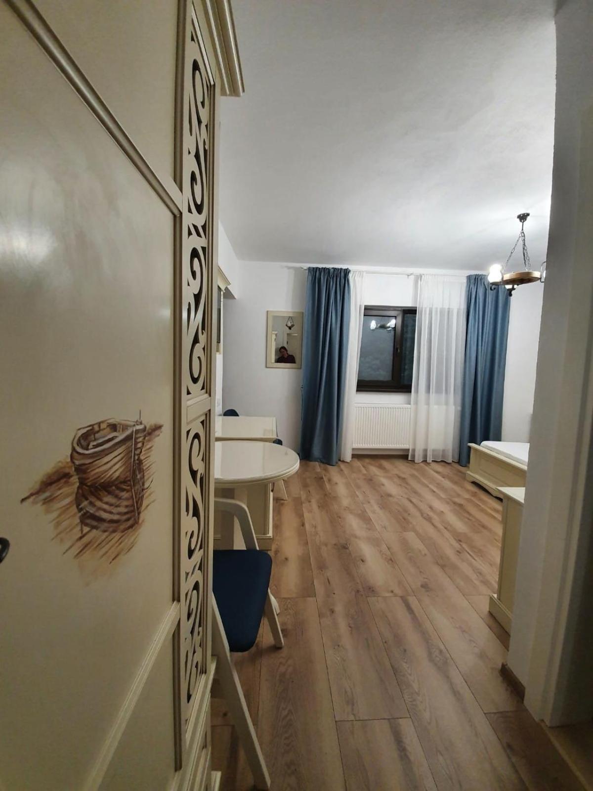 Pensiunea Iasmina Si Pescarul Calimanesti Exterior photo